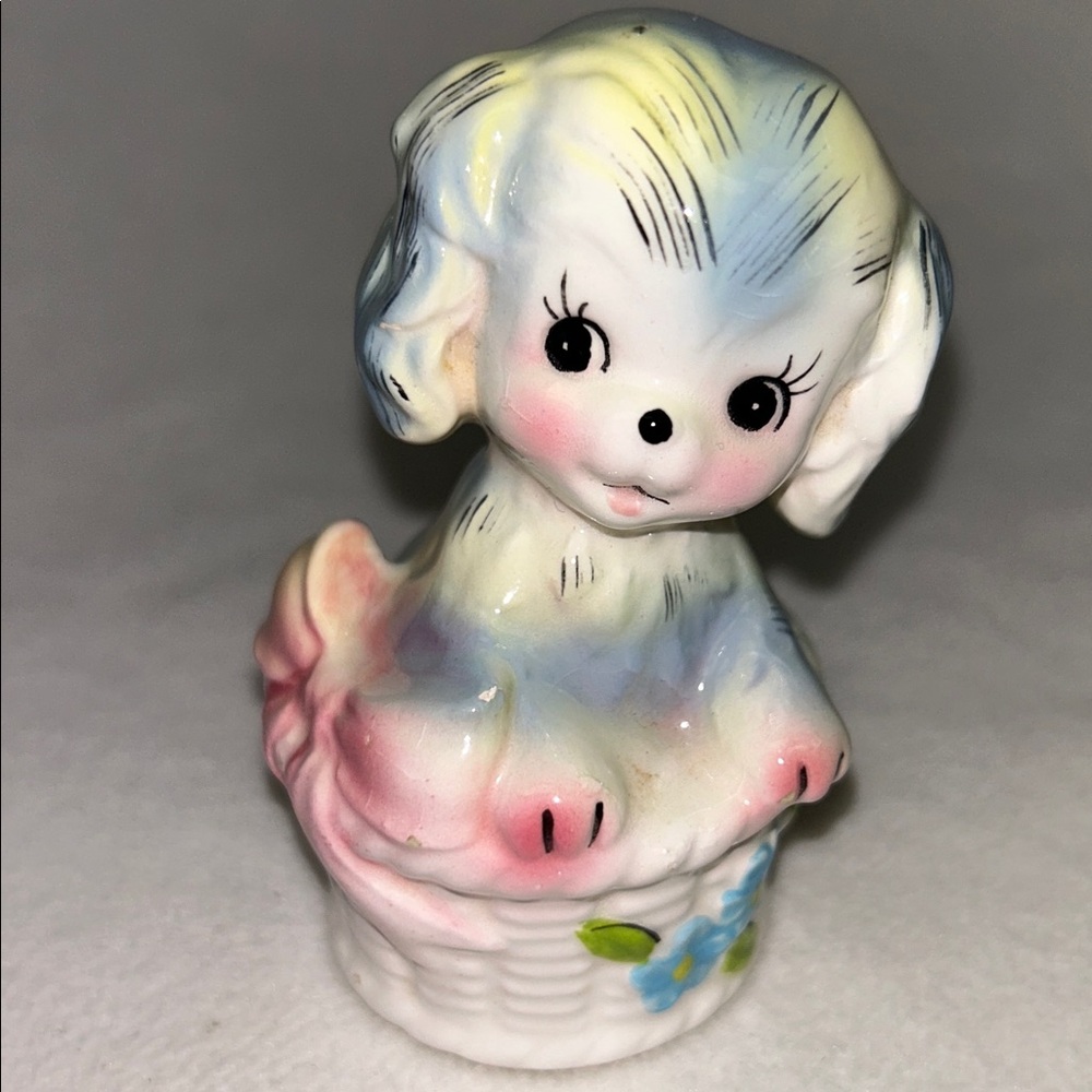 Vintage 1950’s ceramic kitsch anthropomorphic puppy in a basket salt shaker